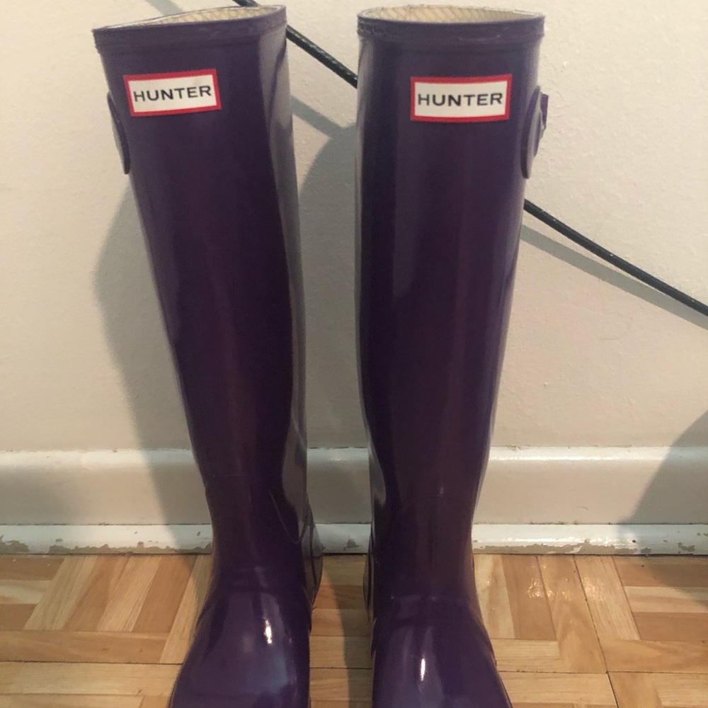 Hunter tall gloss rain boots size 8